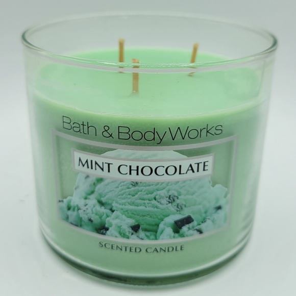 Bath & body works Mint Chocolate 3 wick CANDLE - Picture 4 of 4